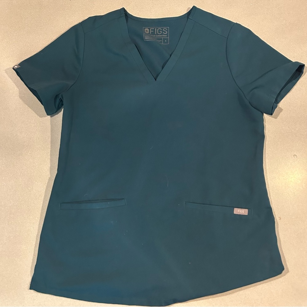 Caribbean blue two pocket top